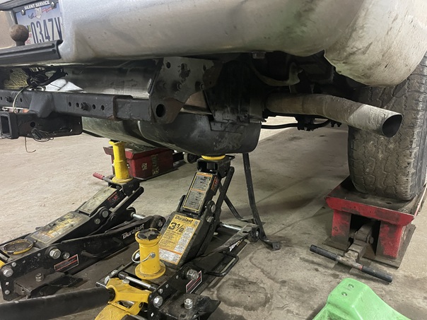 Jackson Ohio Auto repair specializing in engine services, brakes, rotors, exhausts, towing, and transmission repairs. All automotives, trucks, dump trucks, semis and some atvs.